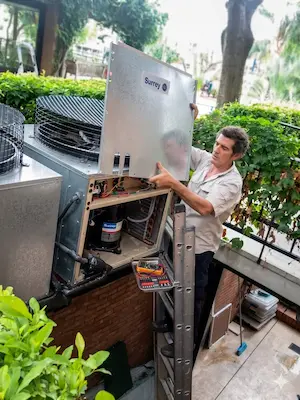 Guillermo Zarza, tecnico especialista en aire acondicionado
